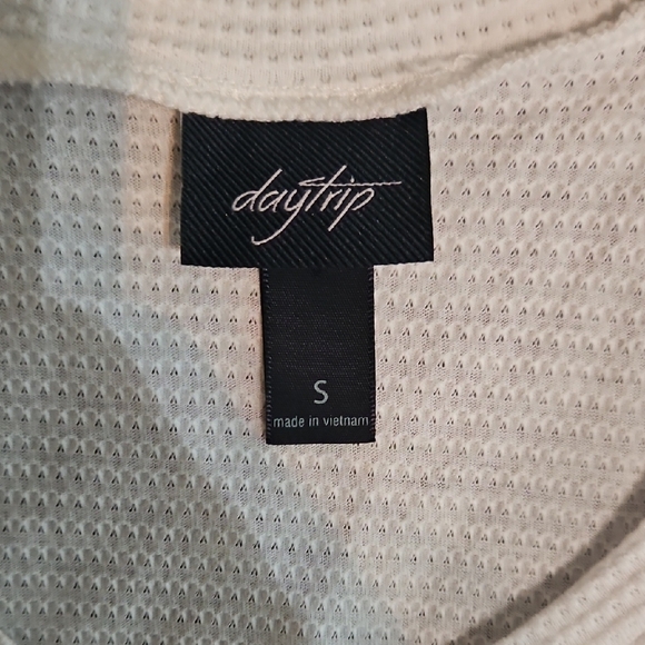 Daytrip Cream Top with Floral Sleeves - Picture 2 of 4